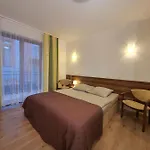 Couette-café Amber 3*