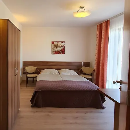 Bed & Breakfast Amber 3*